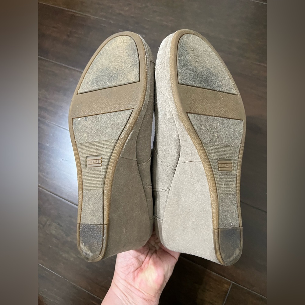 Toms Tan Ankle Boots - Picture 9 of 10